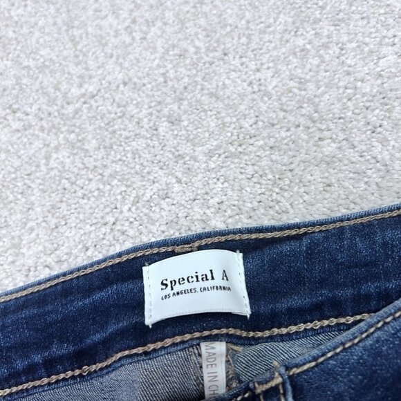 Special A Jeans Women’s Blue Straight Leg Distressed Pockets Size 3 NWT - Picture 11 of 12